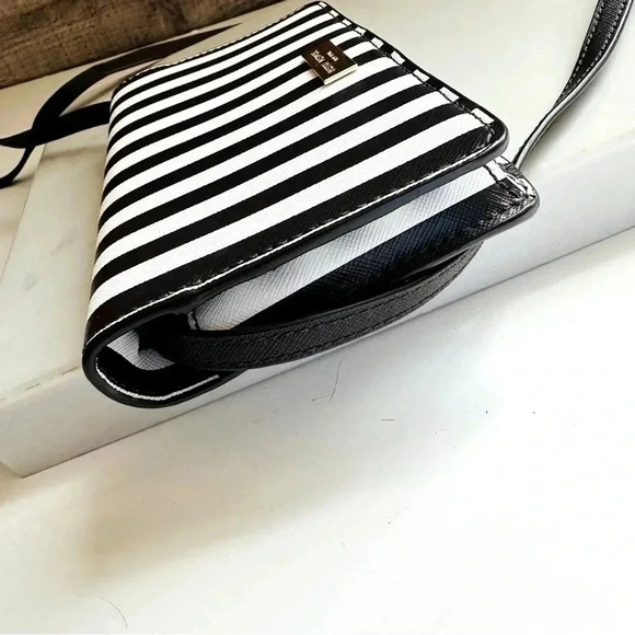 NWOT Henri Bendel West 57th Centennial Stripe XL Smartphone Case/Wallet Bag - Picture 4 of 9